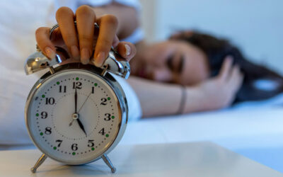 朝5時起きは本当に健康?朝活ブームの落とし穴